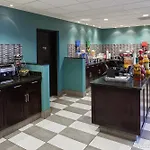 Hampton Inn & Suites By Hilton Toronto Airport 