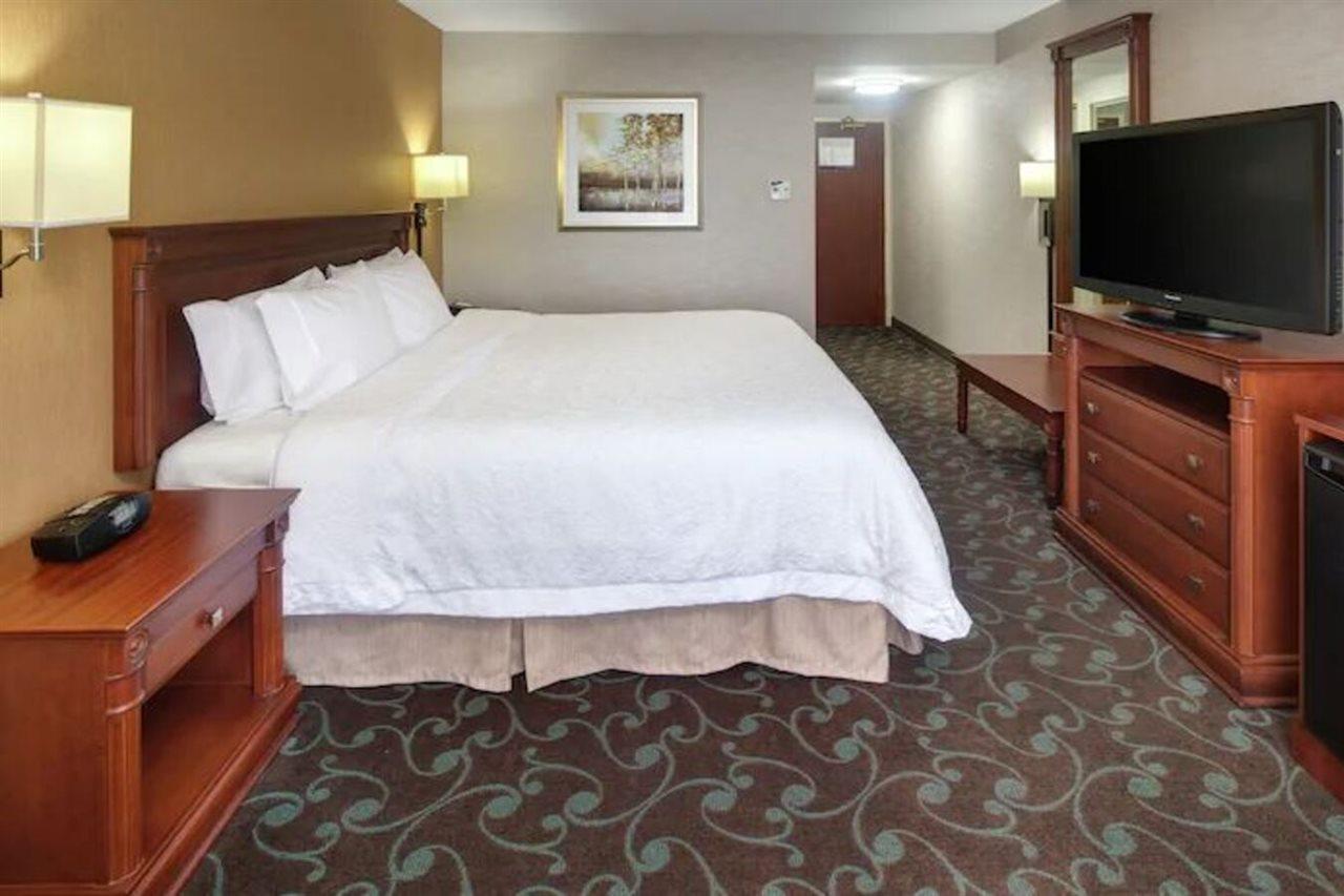 Hampton & By Hilton Toronto Airport Hotel 3*