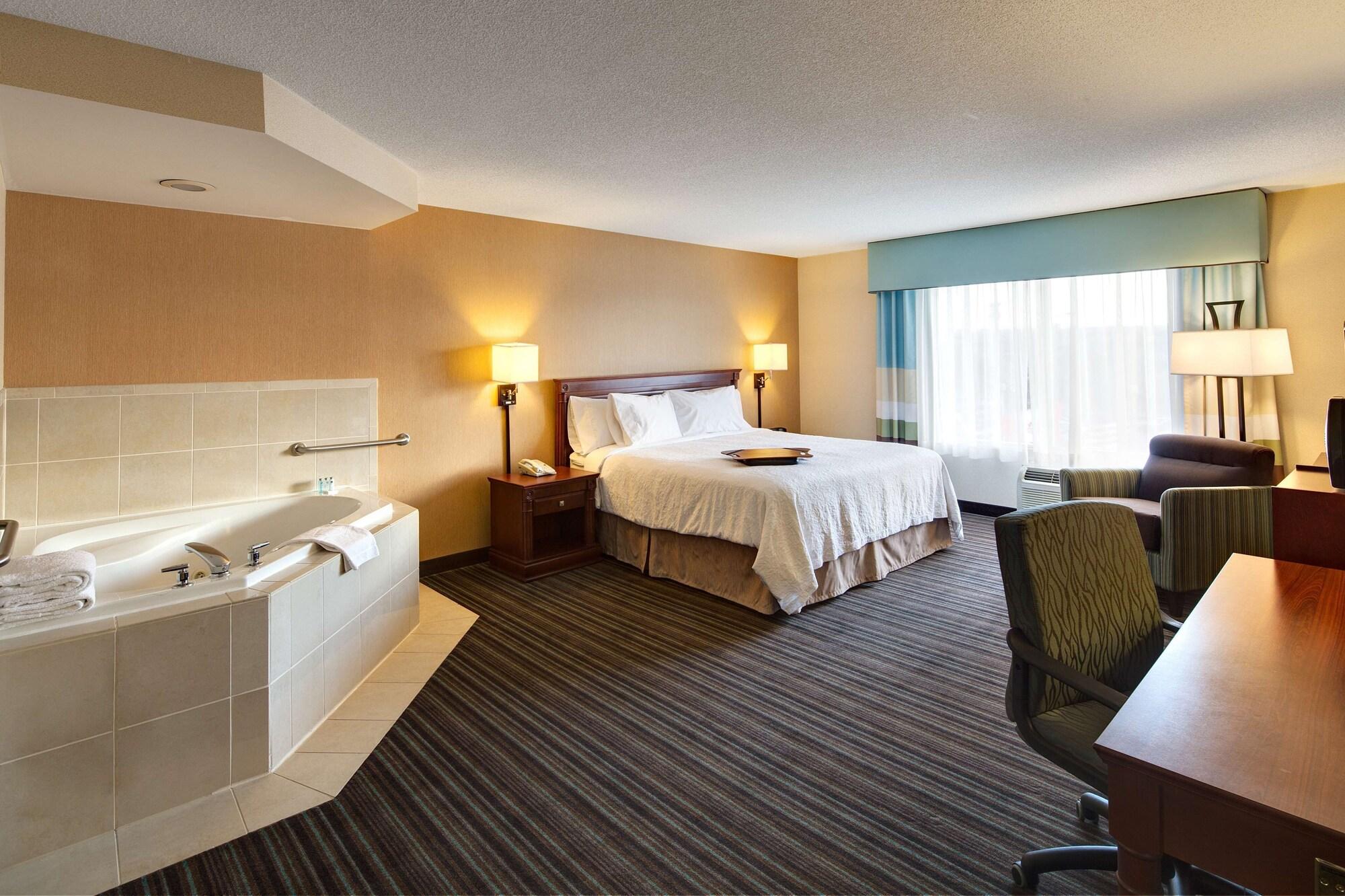 Hampton & By Hilton Toronto Airport Hotel 3*