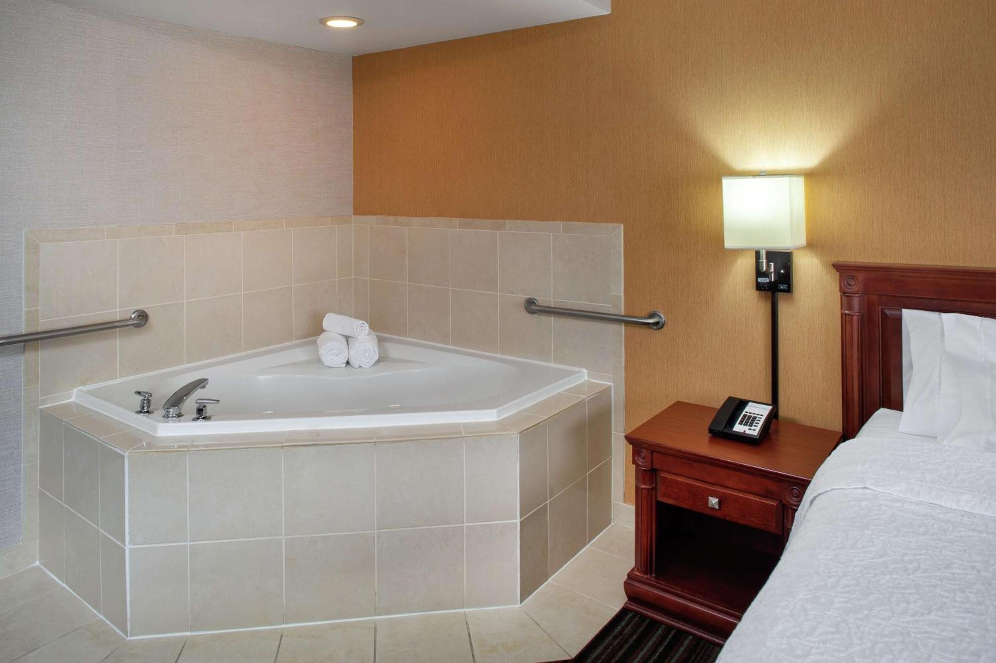 Hampton & By Hilton Toronto Airport Hotel Mississauga