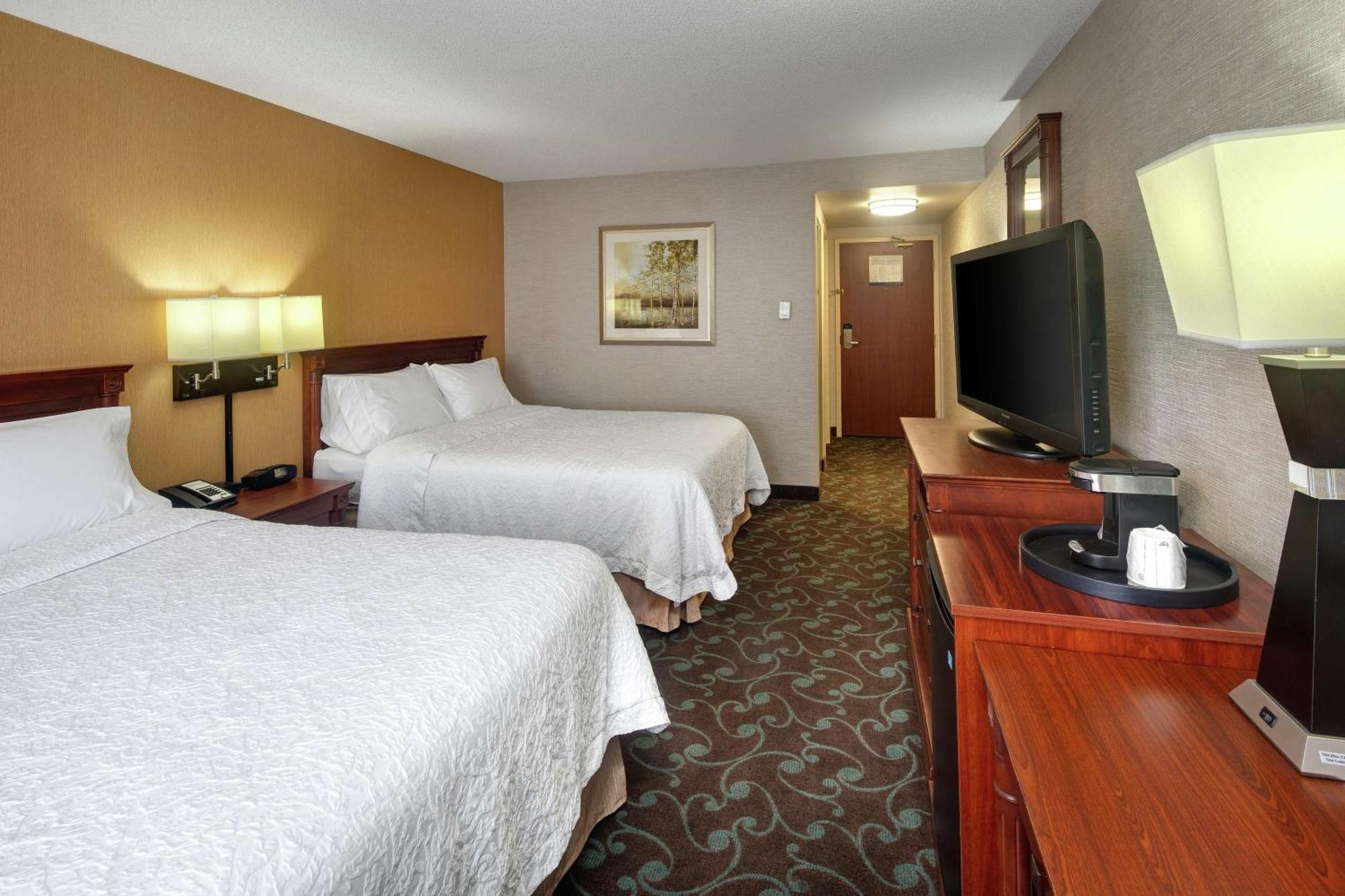 Hampton & By Hilton Toronto Airport Hotel 3*