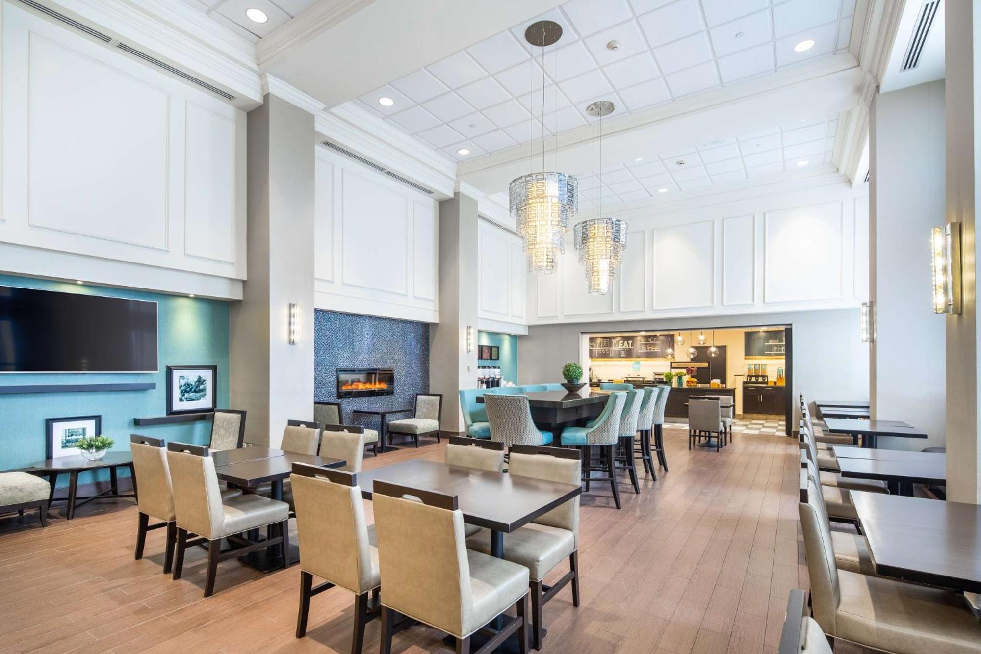 Hampton & By Hilton Toronto Airport 3*