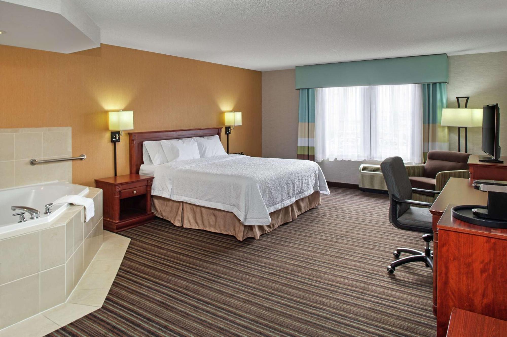 Hampton & By Hilton Toronto Airport Mississauga