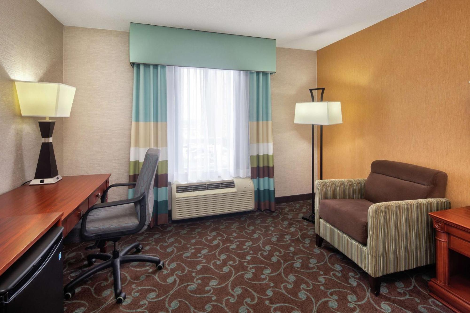 Hampton & By Hilton Toronto Airport Hotel Mississauga