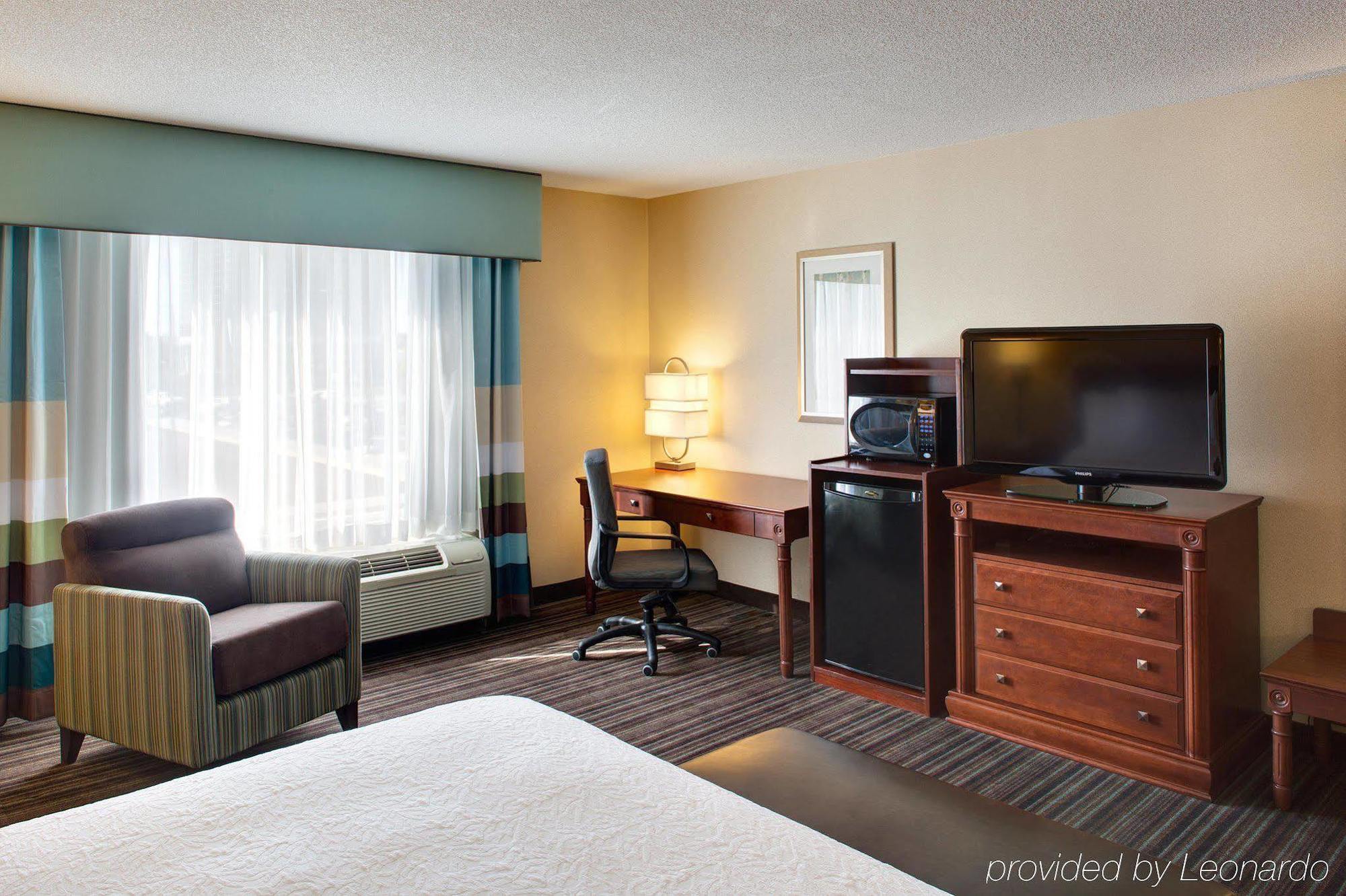 Hampton & By Hilton Toronto Airport Hotel