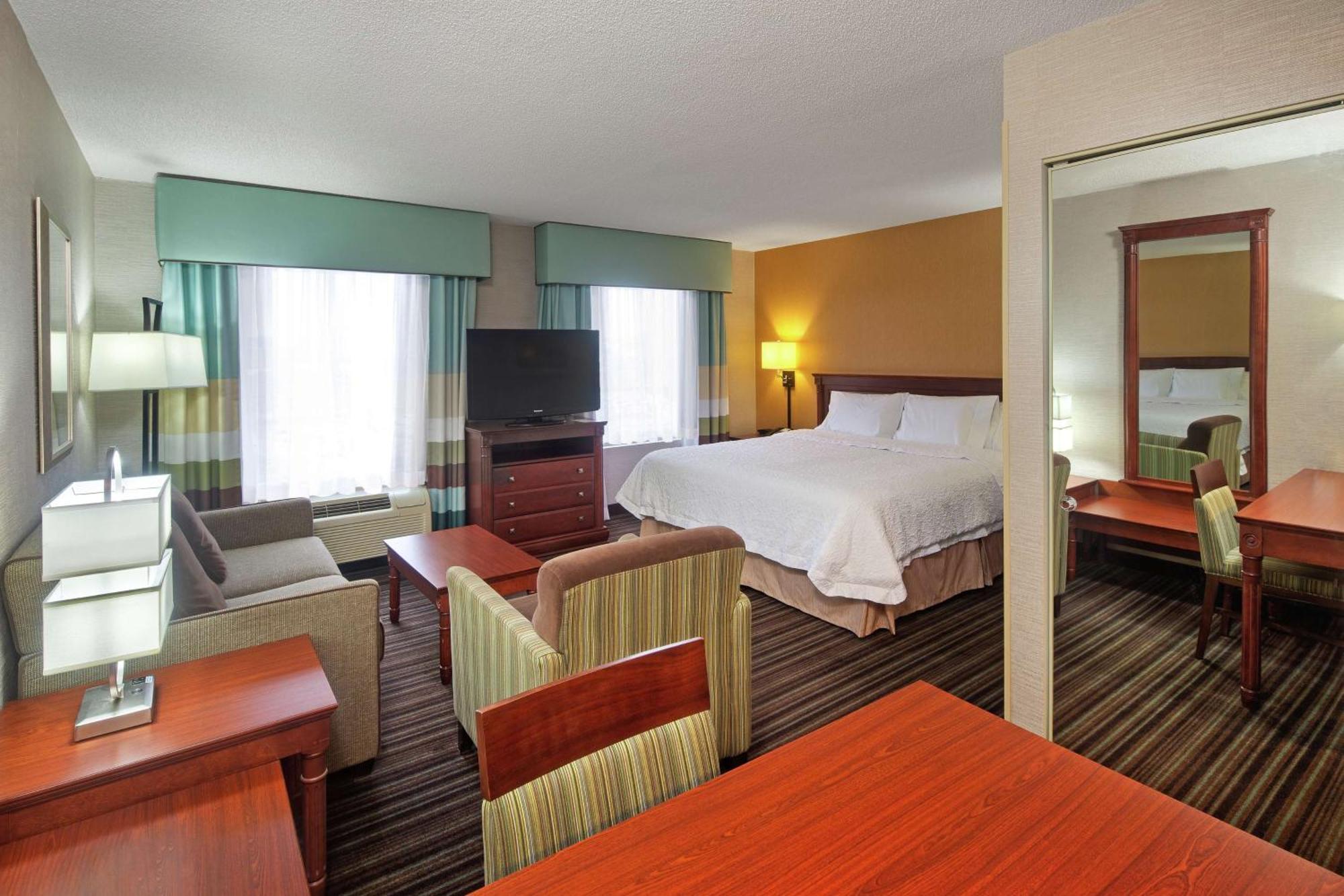 Hampton & By Hilton Toronto Airport 3*