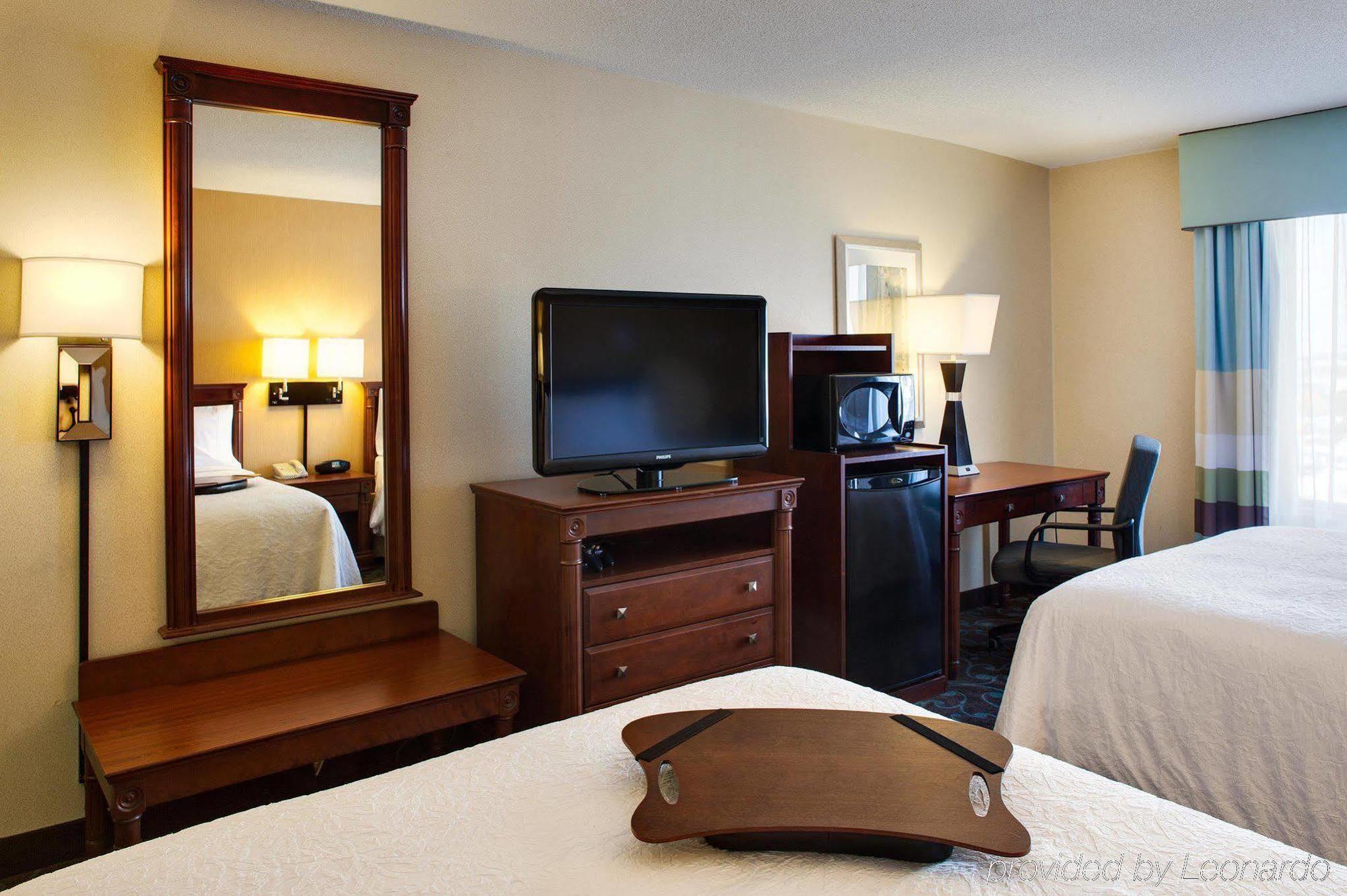 Hampton & By Hilton Toronto Airport Hotel 3*