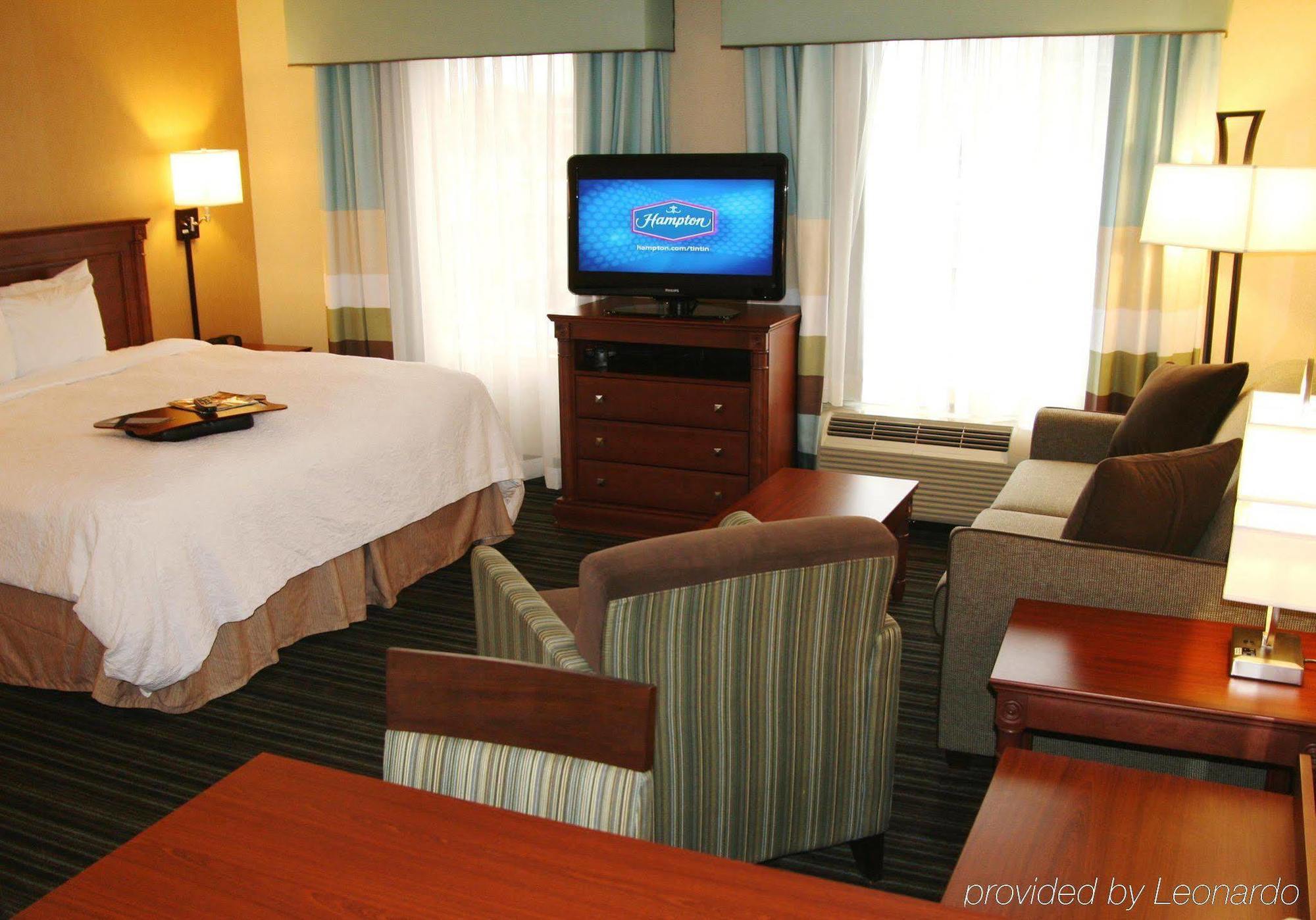 Hampton & By Hilton Toronto Airport 3*