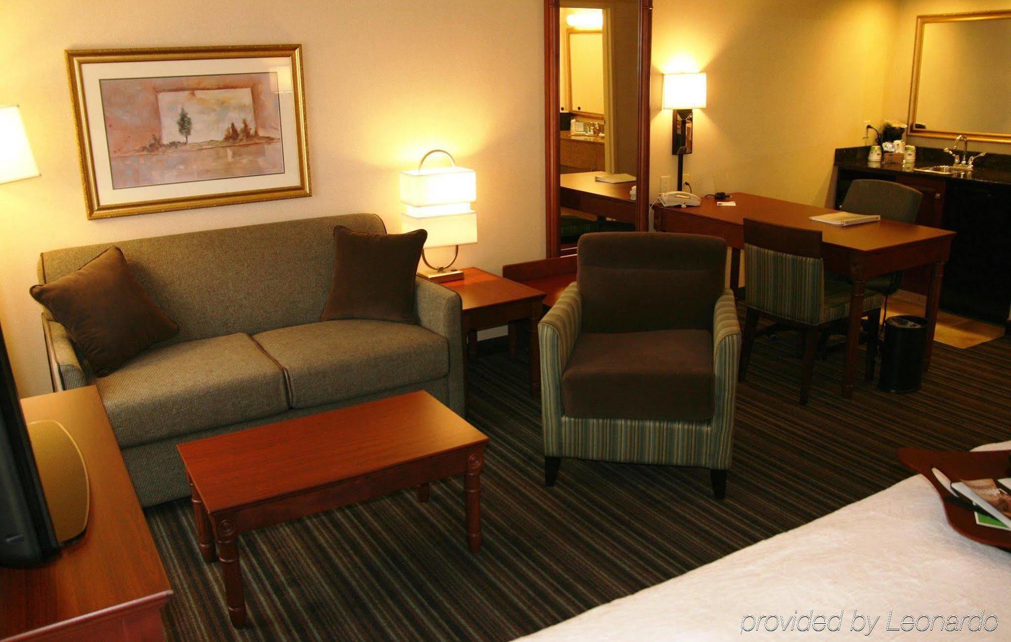 Hampton & By Hilton Toronto Airport 3*